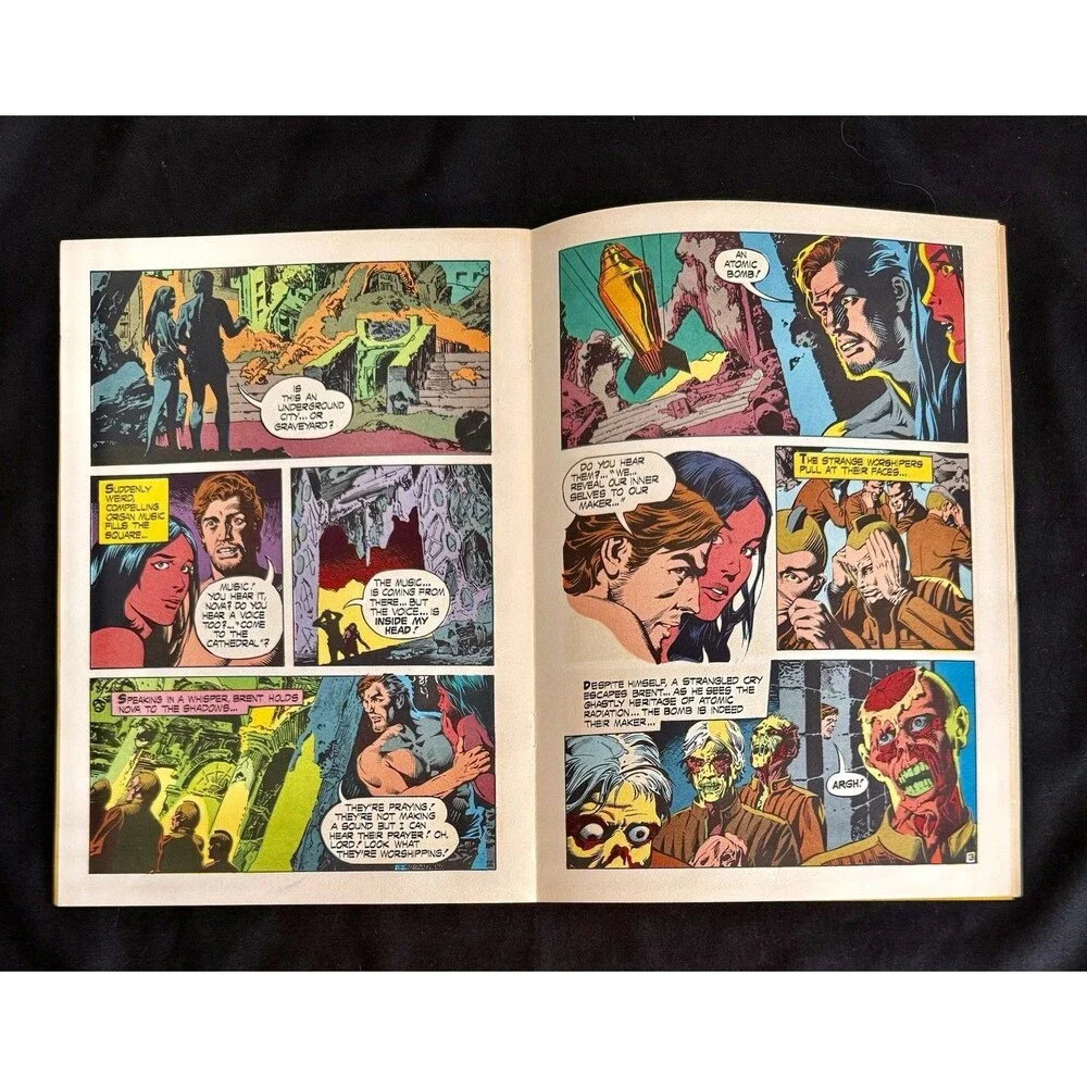 Beneath The Planet of the Apes Book & Record Vintage 1974 Near Perfect Condition